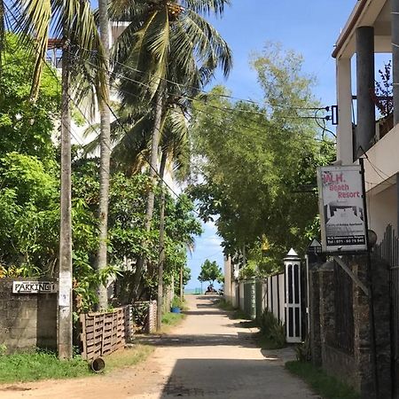 Wh Beach Resort Weligama Bagian luar foto