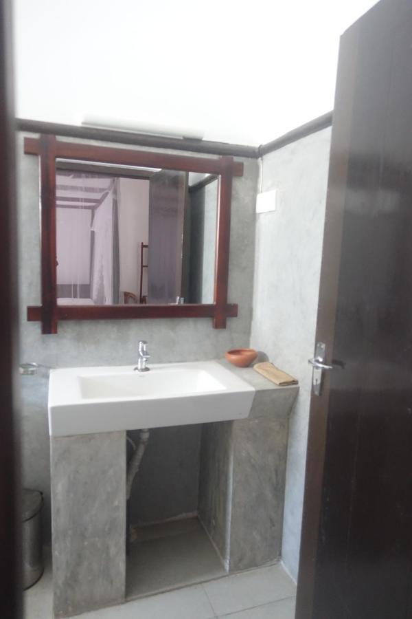 Wh Beach Resort Weligama Bagian luar foto